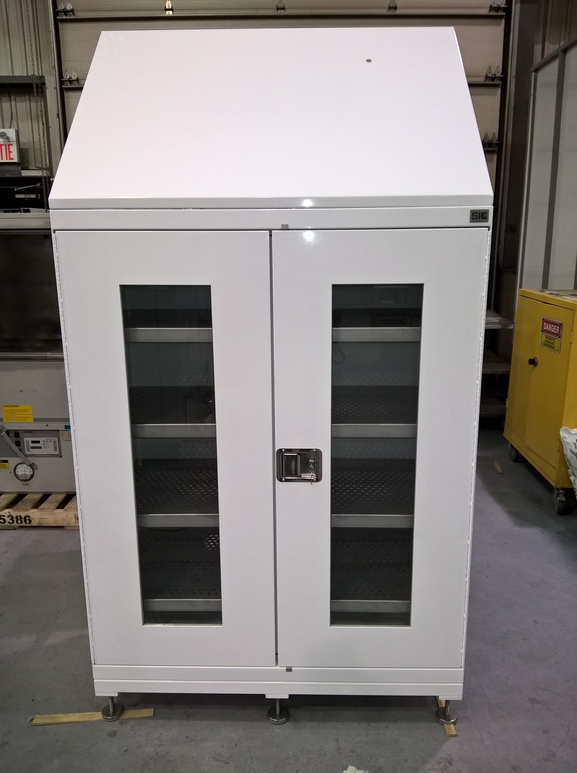 Armoire métallique portes vitrées SIC27091