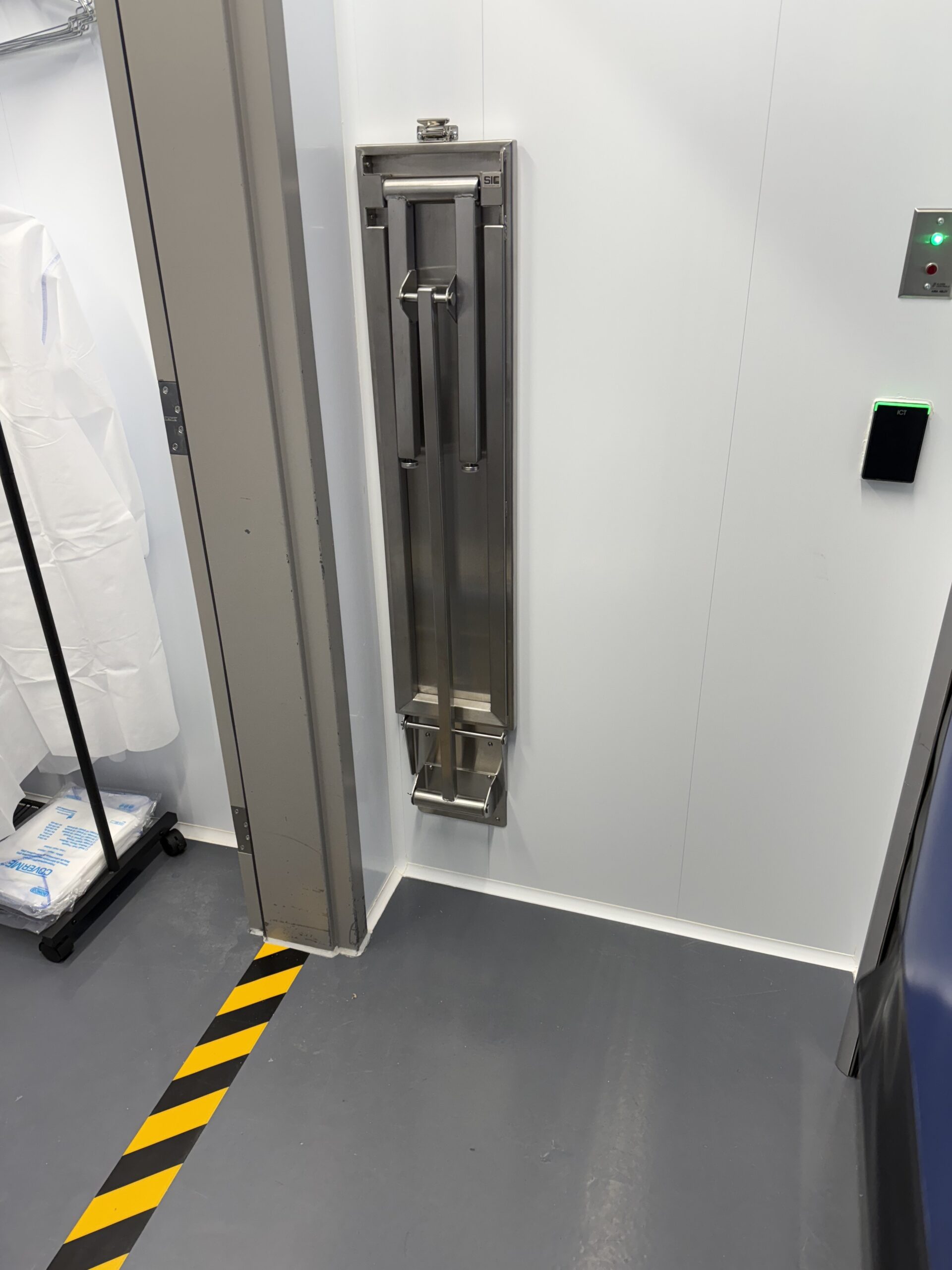 Banc mural rabattable acier inox SIC38778 – Image 2